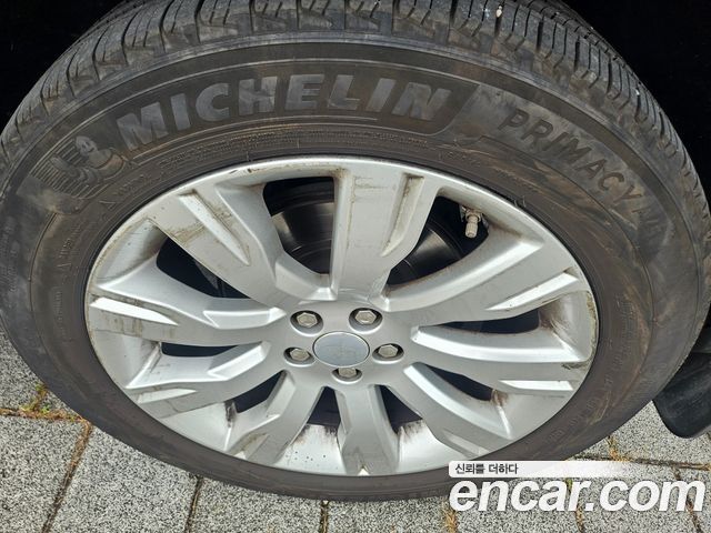 Land Rover Discovery Sport 2016 — photo 11