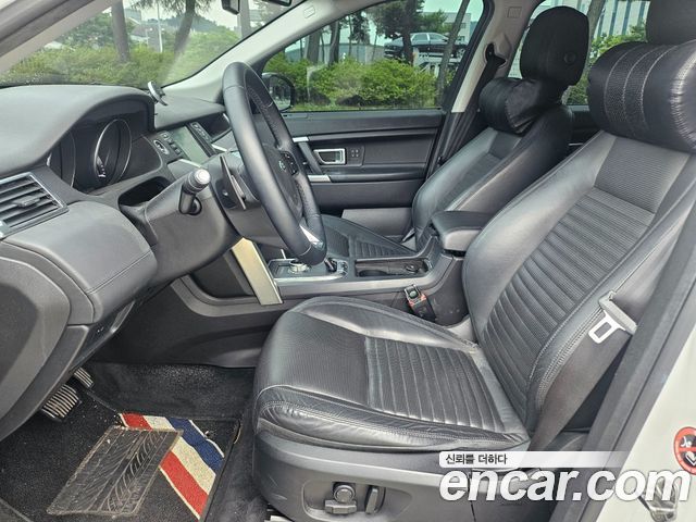 Land Rover Discovery Sport 2016 — photo 13