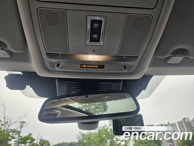 Land Rover Discovery Sport 2016 — photo 15