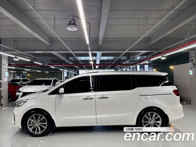 Kia Canival 2019 — photo 4