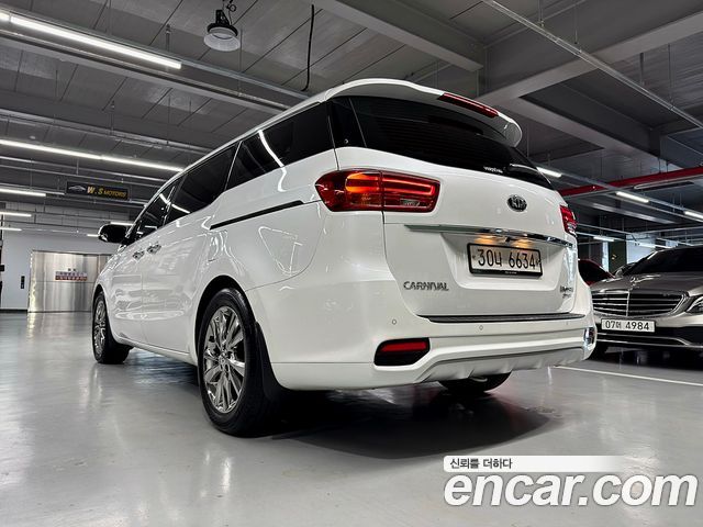 Kia Canival 2019 — photo 6