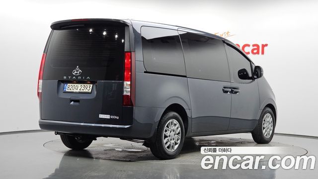 Hyundai Staria 2024 — photo 2