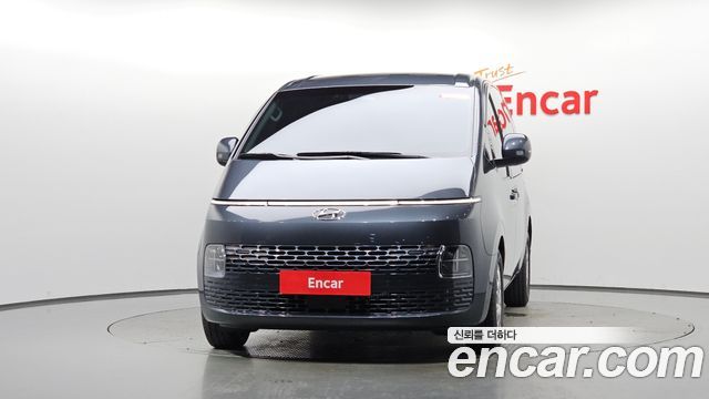 Hyundai Staria 2024 — photo 3