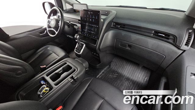 Hyundai Staria 2024 — photo 10