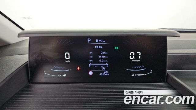 Hyundai Staria 2024 — photo 11