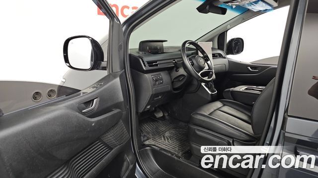 Hyundai Staria 2024 — photo 13