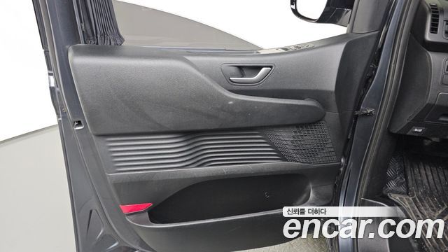 Hyundai Staria 2024 — photo 14