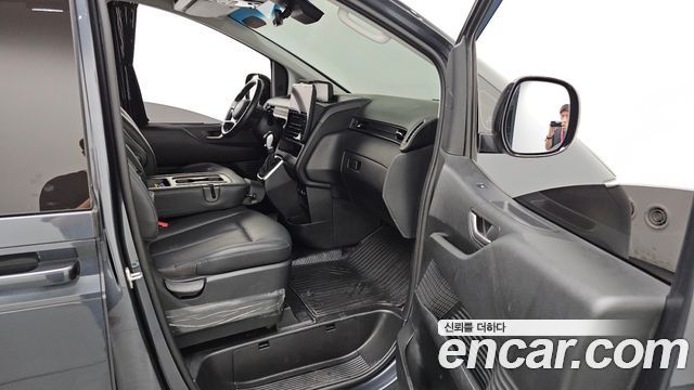 Hyundai Staria 2024 — photo 16