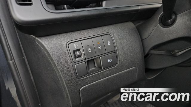 Hyundai Staria 2024 — photo 28