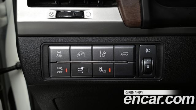 KG Mobility Rexton 2018 — photo 23