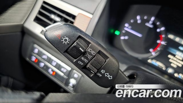 KG Mobility Rexton 2018 — photo 28
