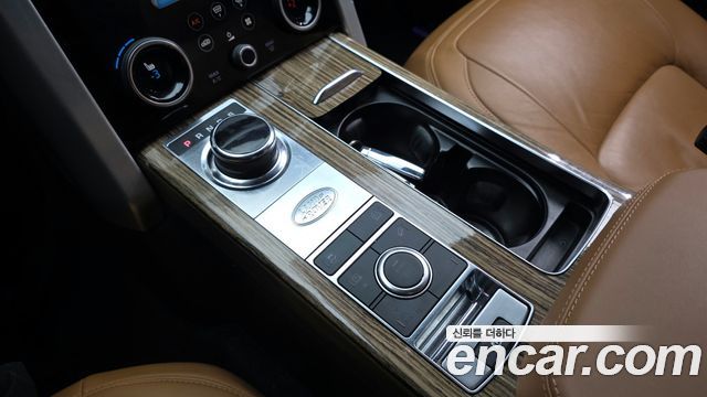 Land Rover Range Rover 2018 — photo 12