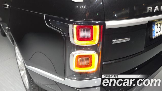 Land Rover Range Rover 2018 — photo 9