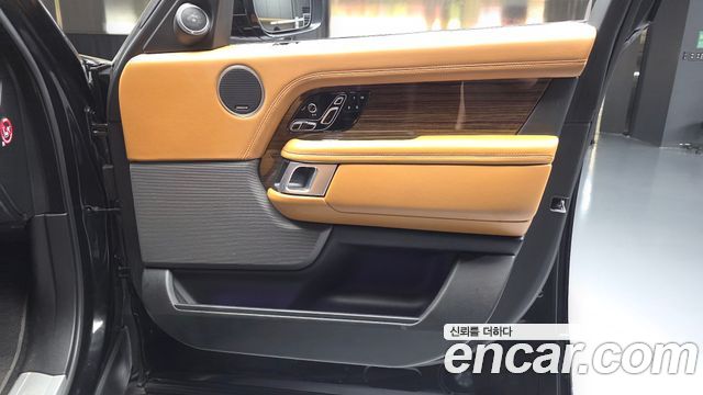 Land Rover Range Rover 2018 — photo 15