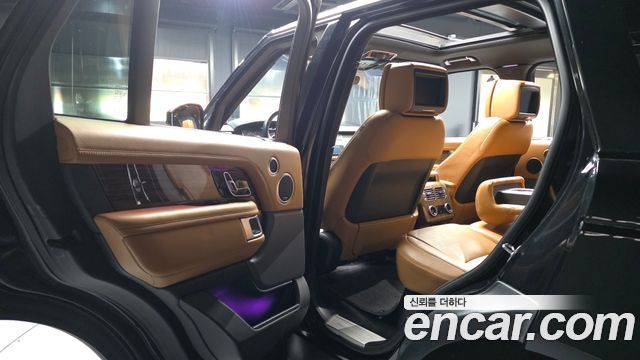 Land Rover Range Rover 2018 — photo 16
