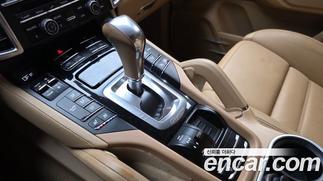 Porsche Cayenne 2016 — photo 9