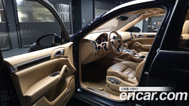 Porsche Cayenne 2016 — photo 10