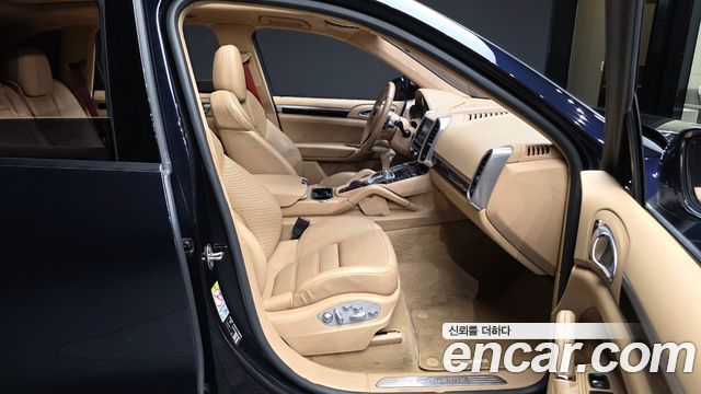 Porsche Cayenne 2016 — photo 11