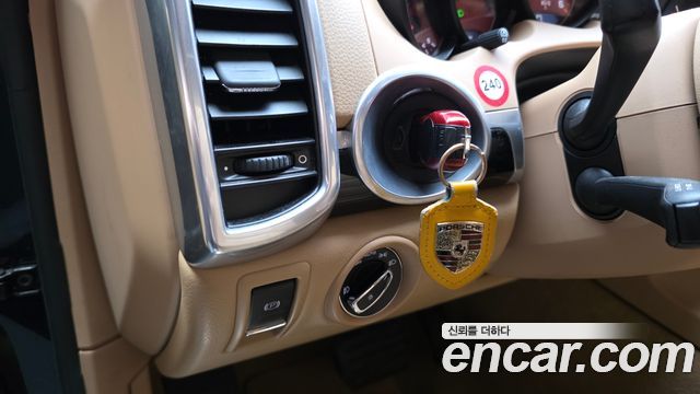 Porsche Cayenne 2016 — photo 17