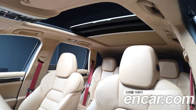 Porsche Cayenne 2016 — photo 18