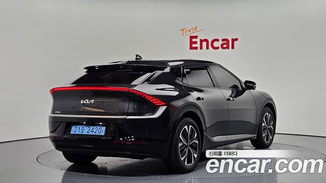Kia EV6 2023 — photo 2