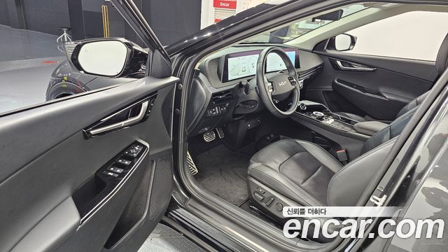 Kia EV6 2023 — photo 13