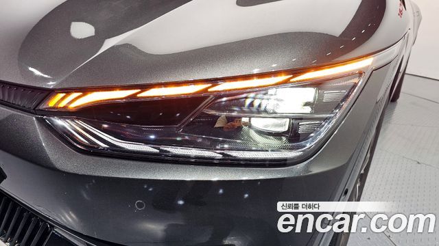 Kia EV6 2023 — photo 8
