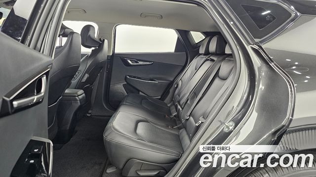 Kia EV6 2023 — photo 16