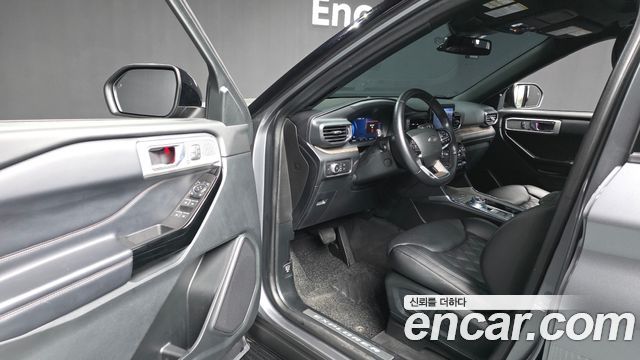 Ford Explorer 2022 — photo 10
