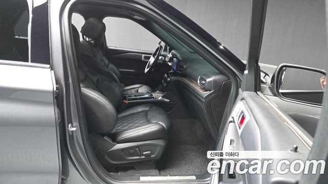Ford Explorer 2022 — photo 11