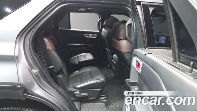 Ford Explorer 2022 — photo 12