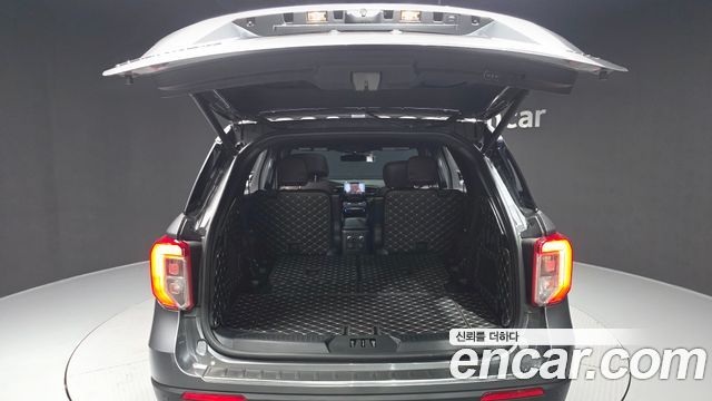 Ford Explorer 2022 — photo 20