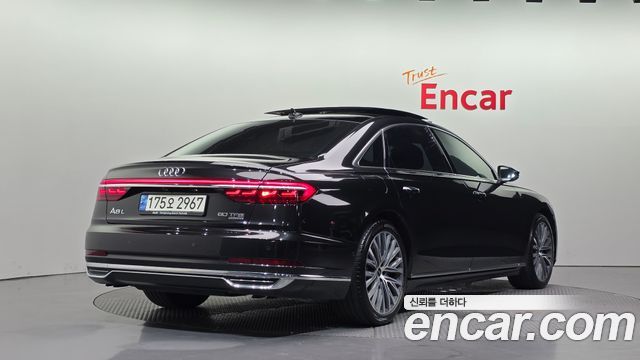 Audi A8 2021 — photo 2