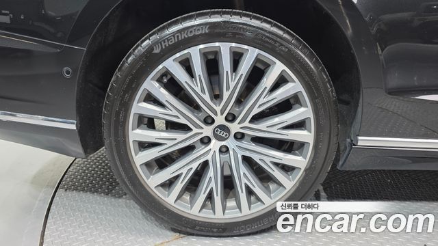 Audi A8 2021 — photo 5