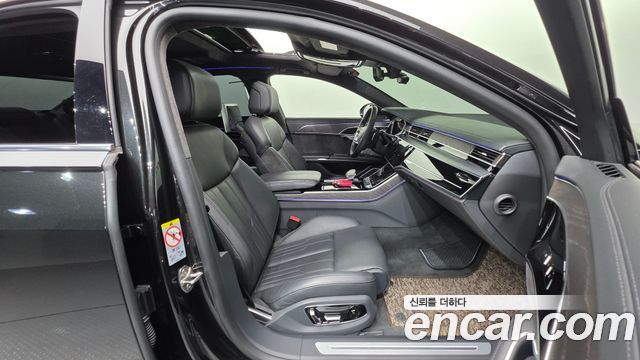 Audi A8 2021 — photo 10