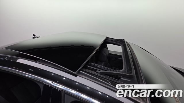 Audi A8 2021 — photo 12