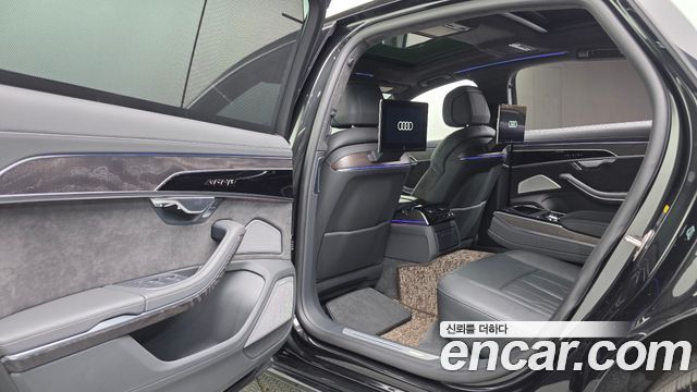 Audi A8 2021 — photo 16