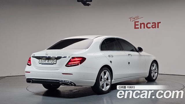 Mercedes-Benz E-Class 2018 — photo 2