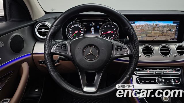 Mercedes-Benz E-Class 2018 — photo 18