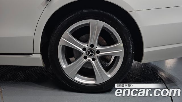 Mercedes-Benz E-Class 2018 — photo 7