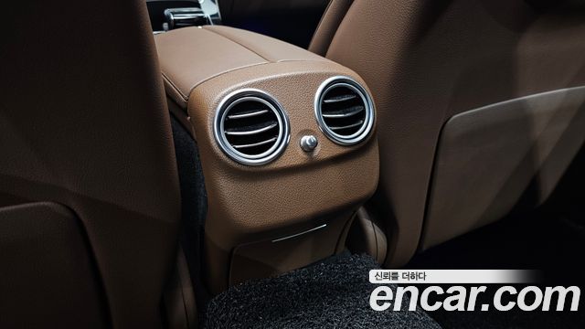 Mercedes-Benz E-Class 2018 — photo 33