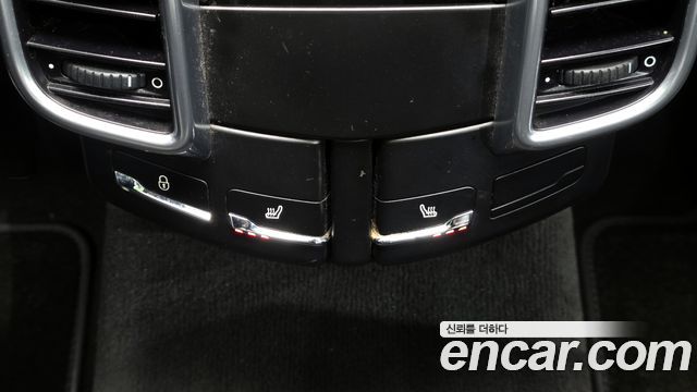 Porsche Cayenne 2013 — photo 19