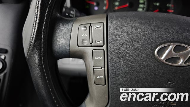 Hyundai Starex 2013 — photo 25