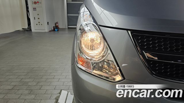 Hyundai Starex 2013 — photo 8