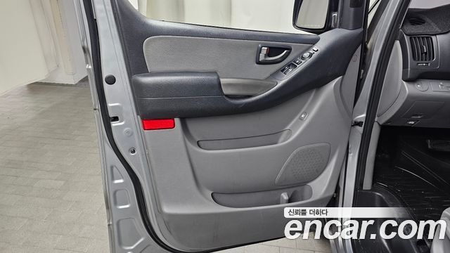 Hyundai Starex 2013 — photo 14