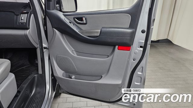 Hyundai Starex 2013 — photo 15