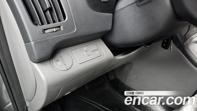 Hyundai Starex 2013 — photo 30