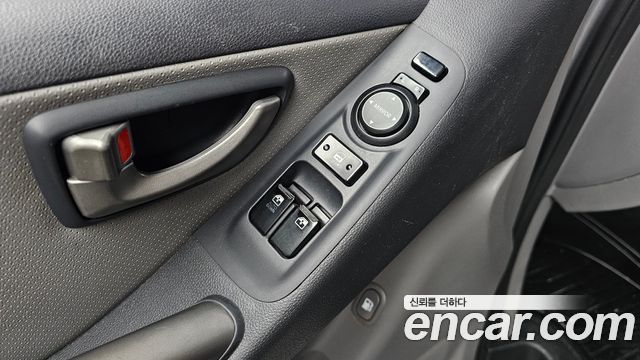 Hyundai Starex 2013 — photo 32