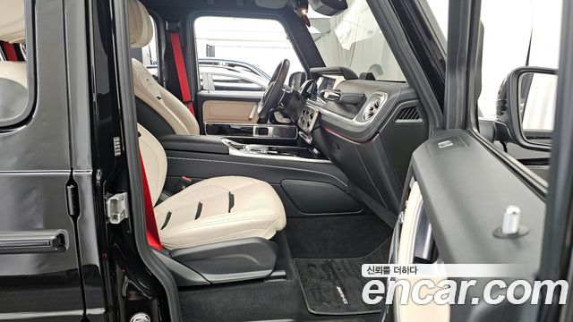 Mercedes-Benz G-Class 2025 — photo 17