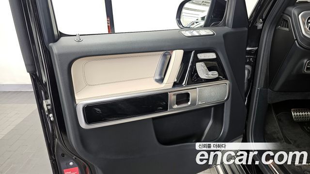 Mercedes-Benz G-Class 2025 — photo 14